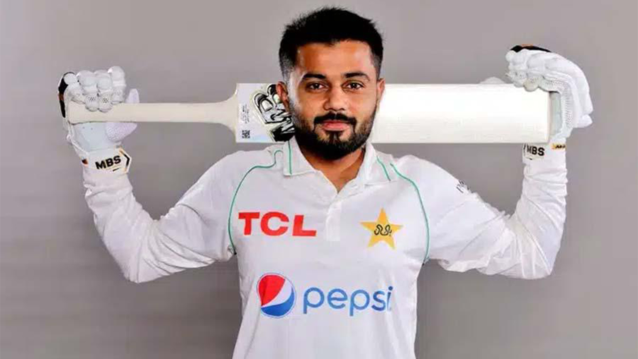 পাকিস্তানের বাঁহাতি ব্যাটার সৌদ শাকিলের বিশ্বরেকর্ড। ছবি : সংগৃহীত