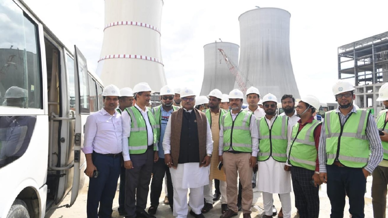 রূপপুর পারমাণবিক বিদ্যুৎকেন্দ্র নির্মাণ প্রকল্পের অগ্রগতি পরিদর্শন করেন ডেপুটি স্পিকার মো. শামসুল হক টুকু। ছবি : কালবেলা