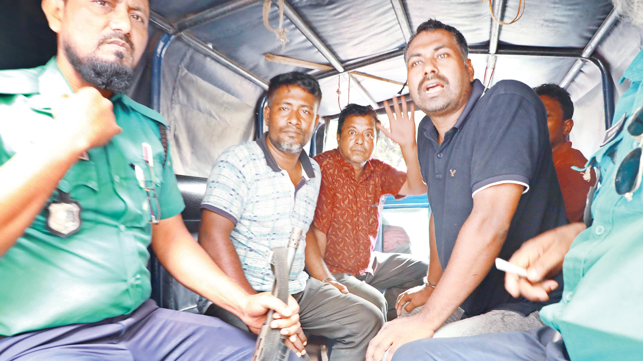শুধু ঢাকাতেই বিএনপির ৪৭৩ নেতাকর্মীকে গ্রেপ্তার করা হয়। ছবি : কালবেলা