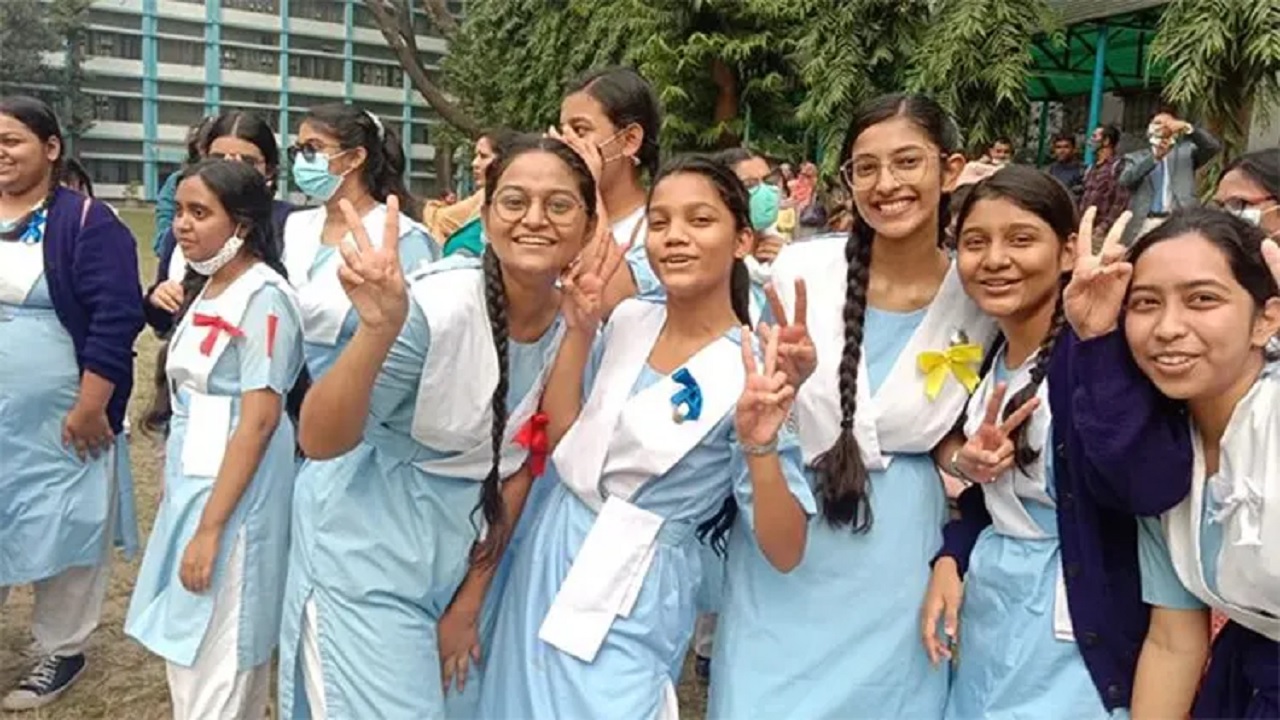 পুরোনো ছবি ।