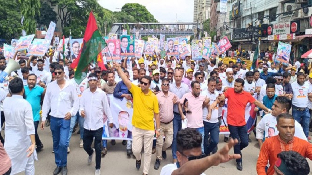 ১০ হাজার নেতাকর্মী নিয়ে মহাসমাবেশে আসছেন বিএনপির সহ-আন্তর্জাতিক বিষয়ক সম্পাদক নজরুল ইসলাম আজাদ। ছবি : কালবেলা
