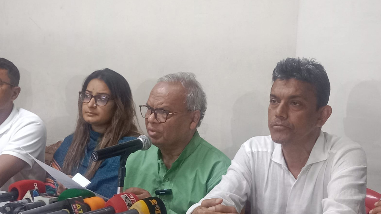 বিএনপির কেন্দ্রীয় কার্যালয়ে সংবাদ সম্মেলনে রিজভী। ছবি : কালবেলা