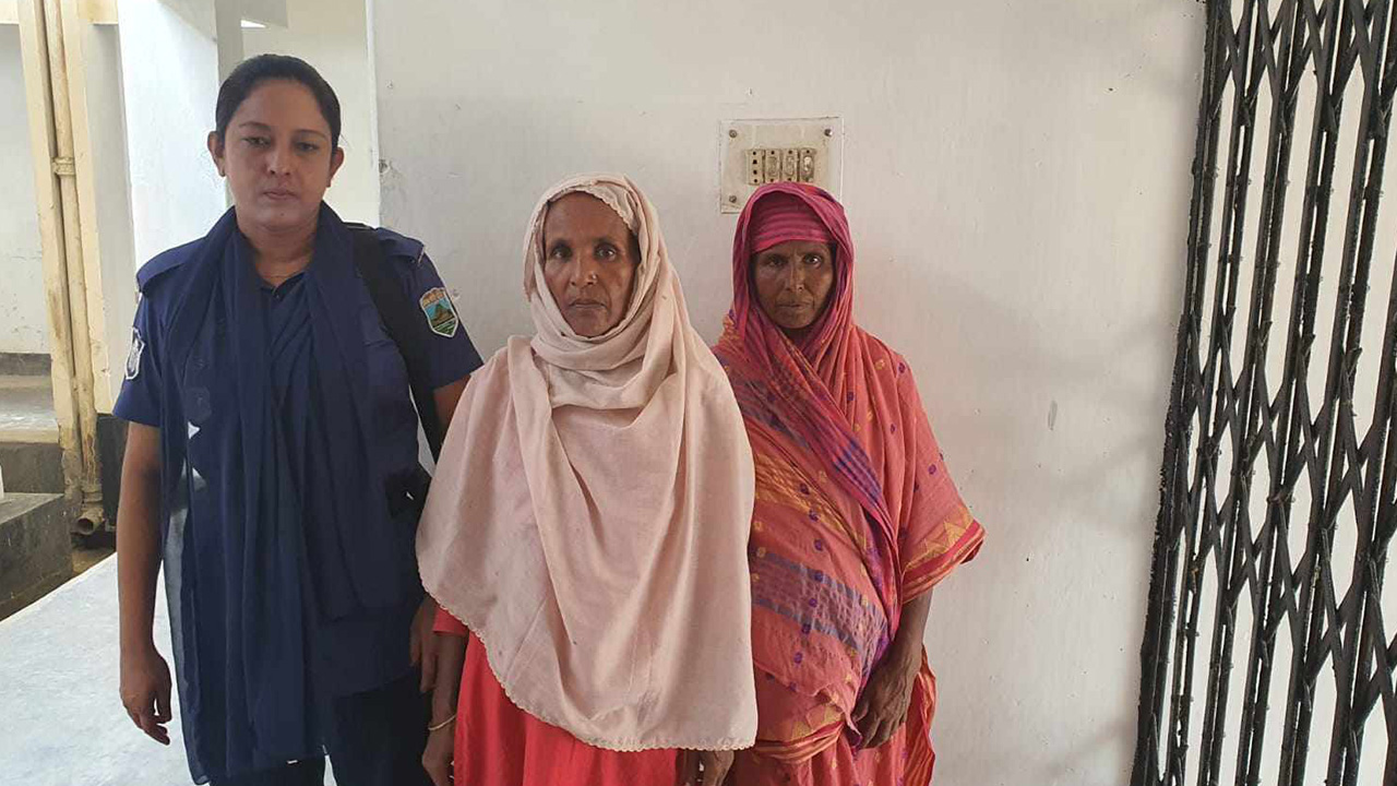 গৃহবধূর চুল কেটে দেওয়ার ঘটনায় গ্রেপ্তার ২ । ছবি : কালবেলো