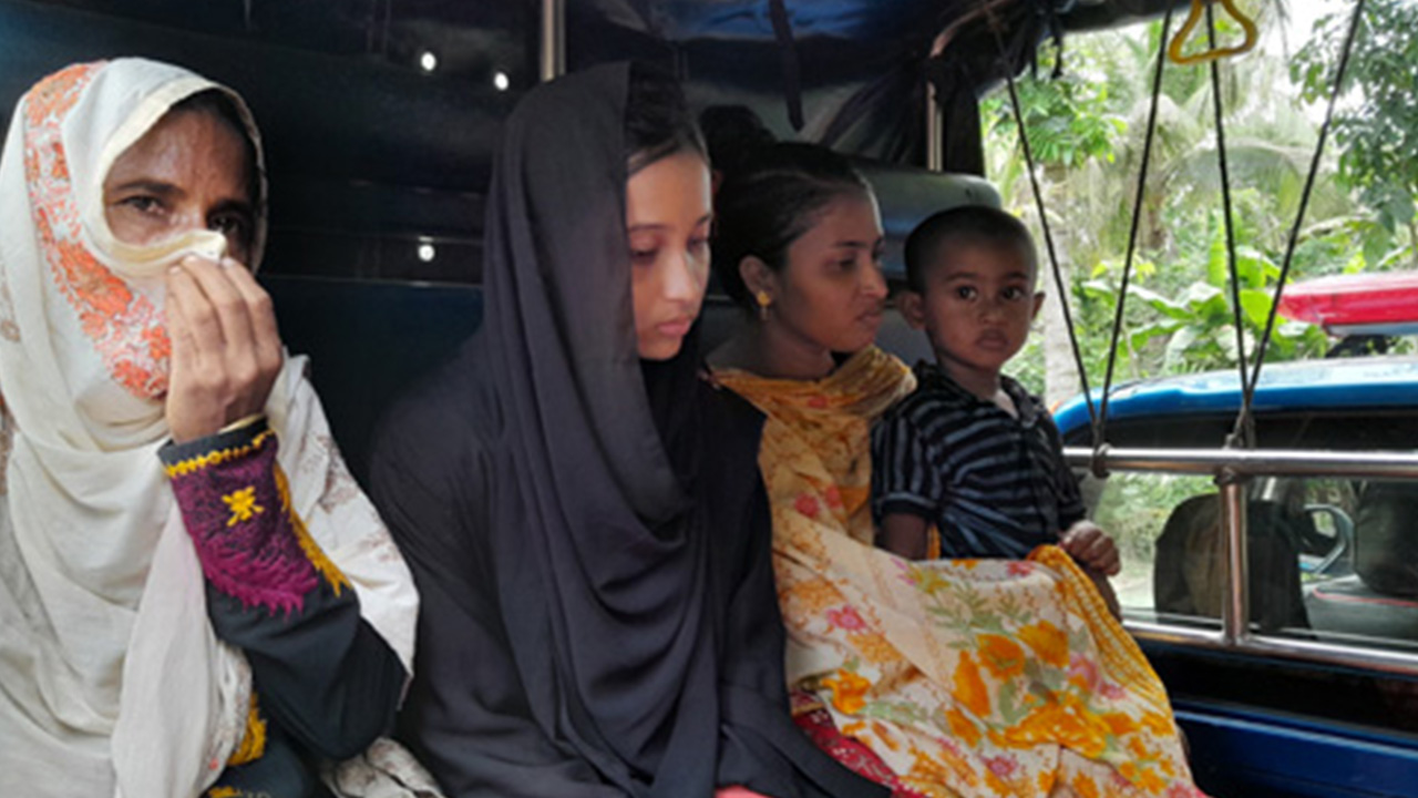 শাশুড়ি হত্যার অভিযোগে পুত্রবধূ আটক। ছবি : কালবেলা