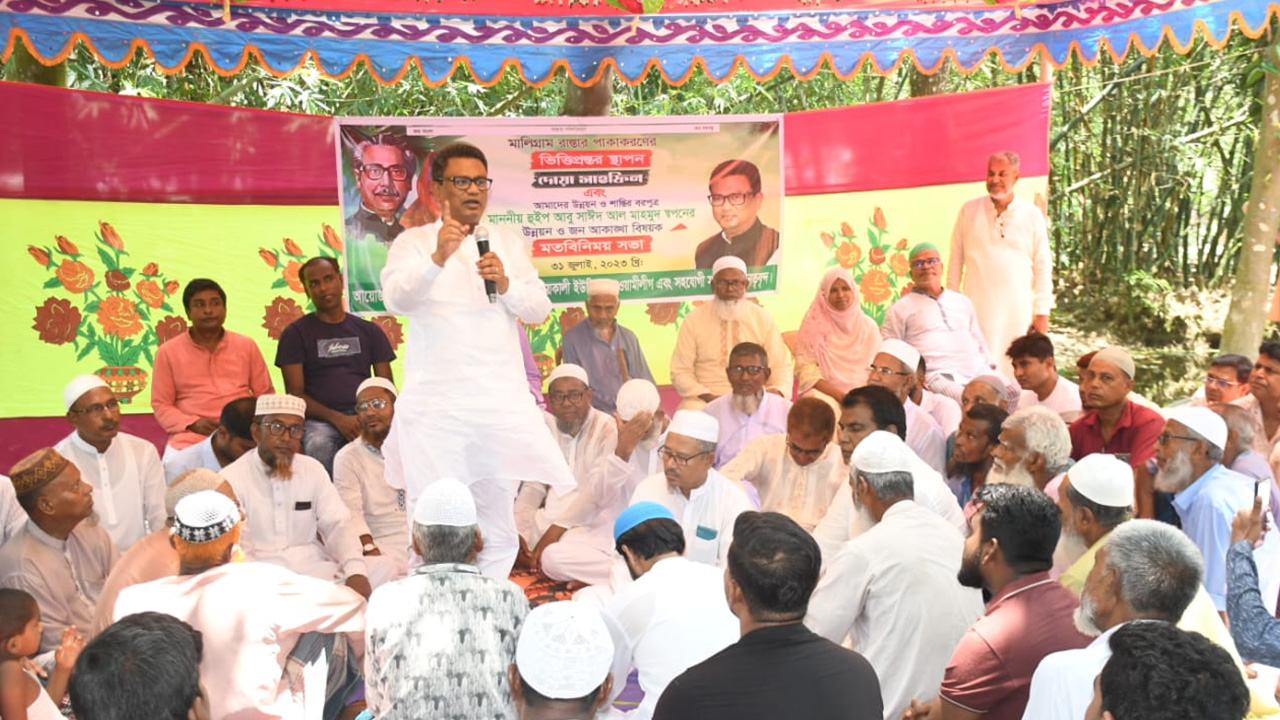 জয়পুরহাট-২ নির্বাচনী এলাকায় আবু সাঈদ আল মাহমুদ স্বপন। ছবি : কালবেলা