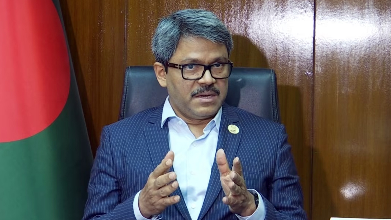 পররাষ্ট্র প্রতিমন্ত্রী মো: শাহরিয়ার আলম । পুরোনো ছবি