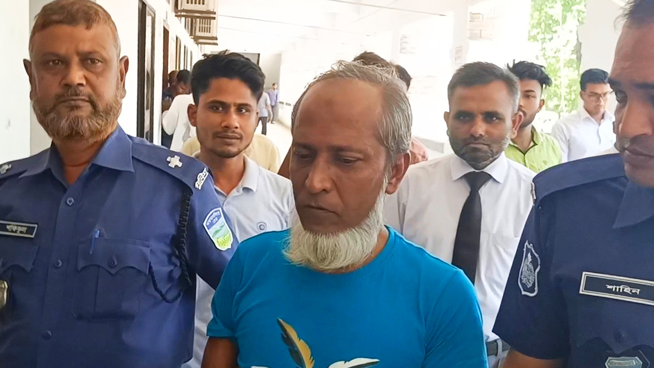 স্ত্রী হত্যায় মৃত্যুদণ্ডাদেশ পাওয়া ফখরুল। ছবি : কালবেলা