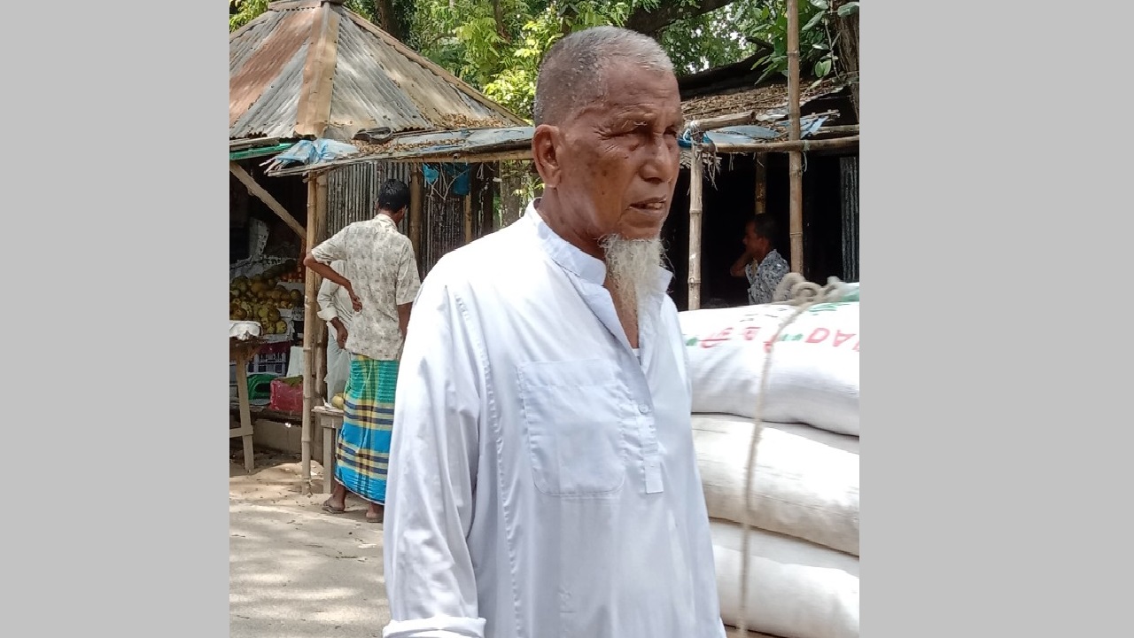 সমাবেশের পথে আফতাব উদ্দিন জবির। ছবি : কালবেলা