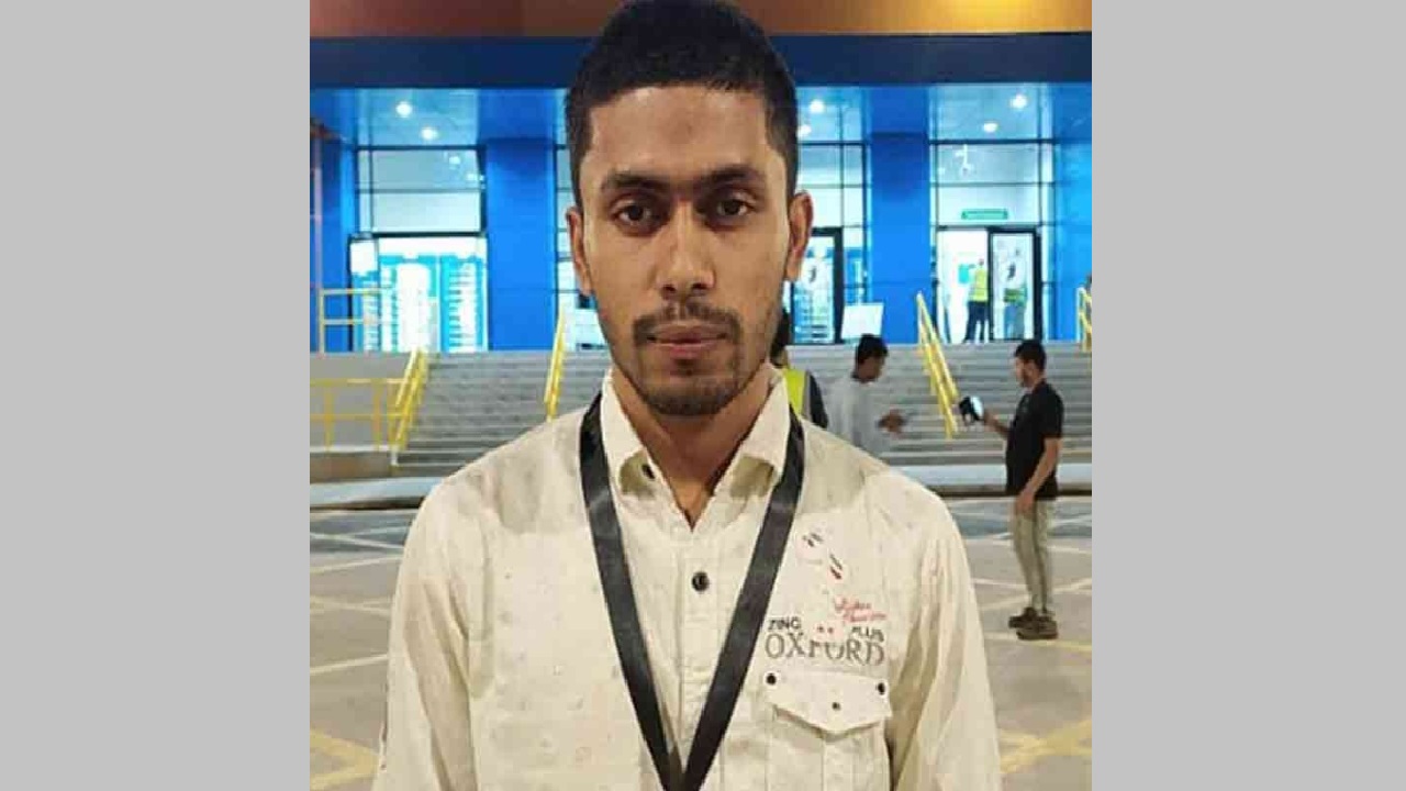 জনপ্রিয় ই-কমার্স সাইট অ্যামাজনের কর্মী নূর হোসেন। ছবি : সংগৃহীত