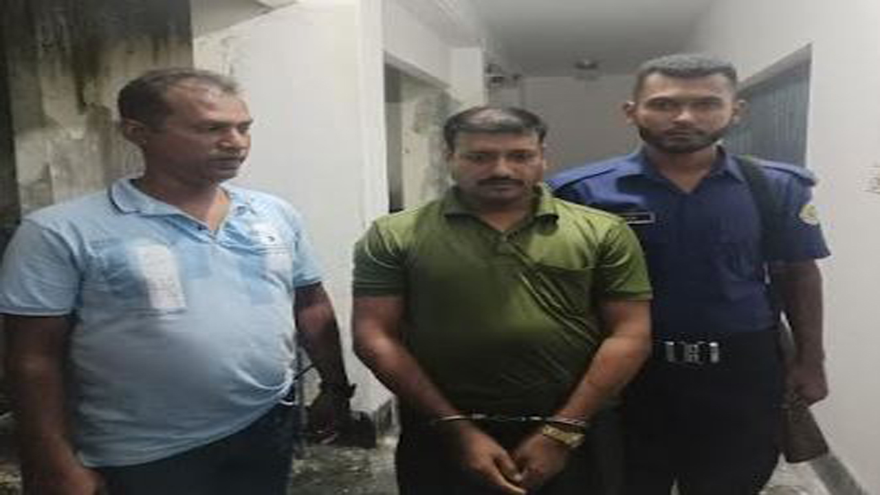 গ্রেপ্তারকৃত আসামি।