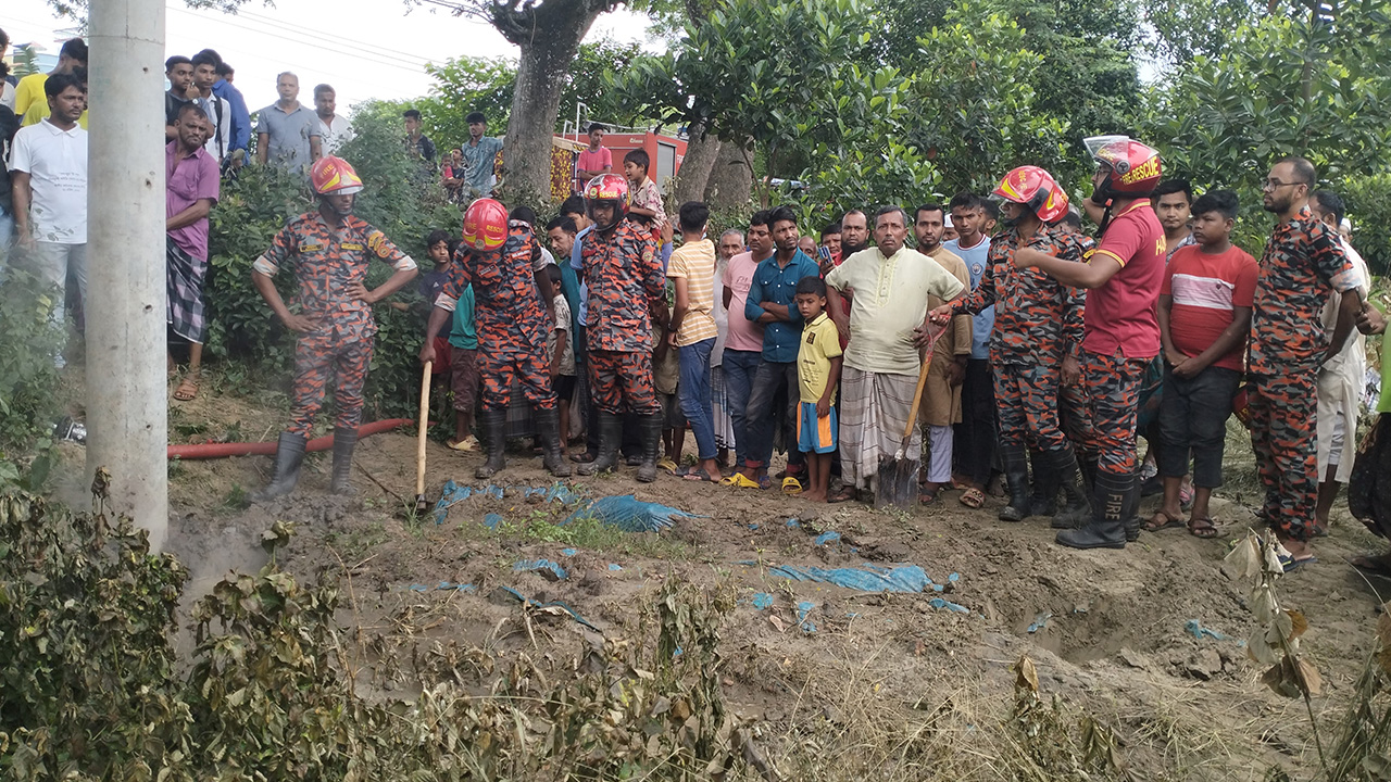 কসবায় বিকট শব্দে বিস্ফোরণ। ছবি : কালবেলা