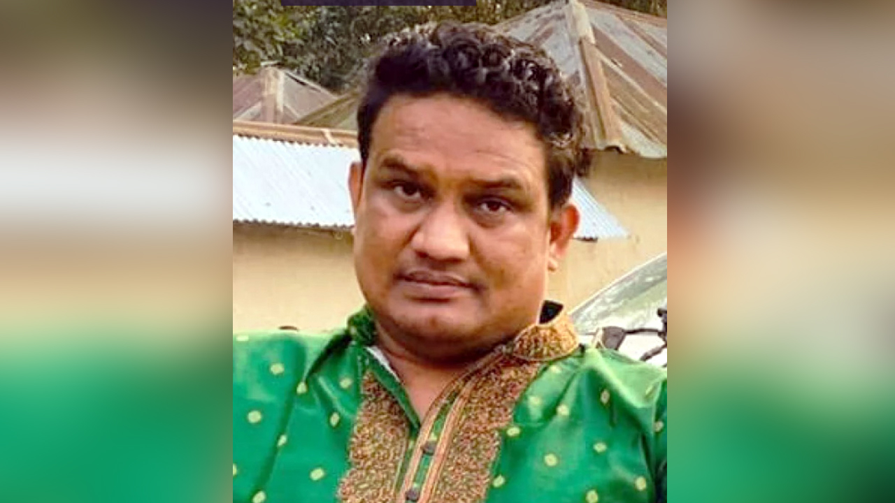 বগুড়ার শাজাহানপুর উপজেলা আওয়ামী লীগের সাংগঠনিক সম্পাদক হোসেন শরিফ মনির।