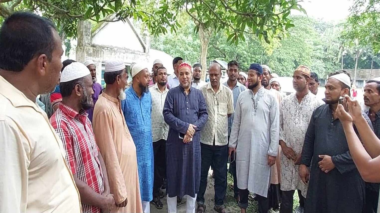 শৈলকুপা-১ আসনে নির্বাচনী গণসংযোগে নজরুল ইসলাম দুলাল। ছবি: কালবেলা