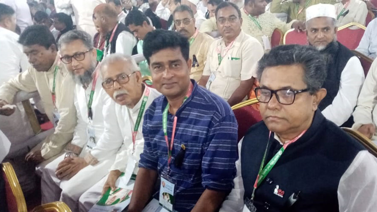 গণভবনে সাতক্ষীরার আওয়ামী লীগের নেতারা। ছবি : সংগৃহীত