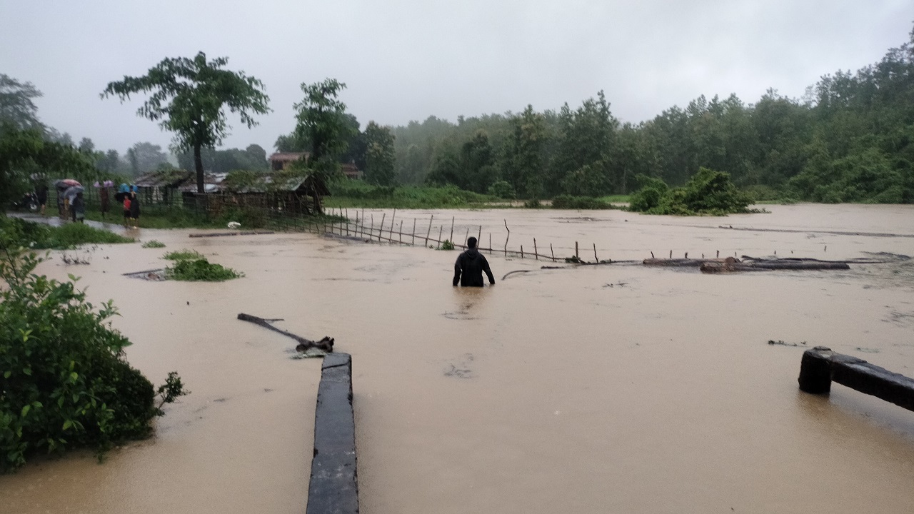 বান্দরবানের থানচিতে পাহাড়ি ঢলে বন্যা পরিস্থিতি দেখা দিয়েছে। ছবি : কালবেলা