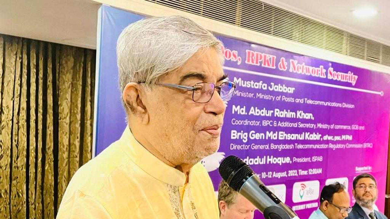 নেটওয়ার্ক অ্যান্ড অ্যাডভান্সড বিজিএফ রাউটিংবিষয়ক কর্মশালায় কথা বলছেন ডাক ও টেলিযোগাযোগমন্ত্রী মোস্তাফা জব্বার। ছবি : কালবেলা