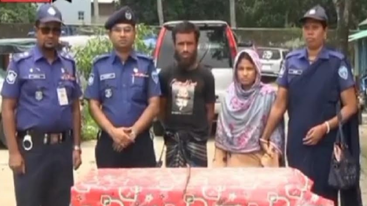 পরকীয়া প্রেমিককে খুনের ঘটনায় ওই নারী ও তার স্বামীকে গ্রেপ্তার করা হয়েছে।