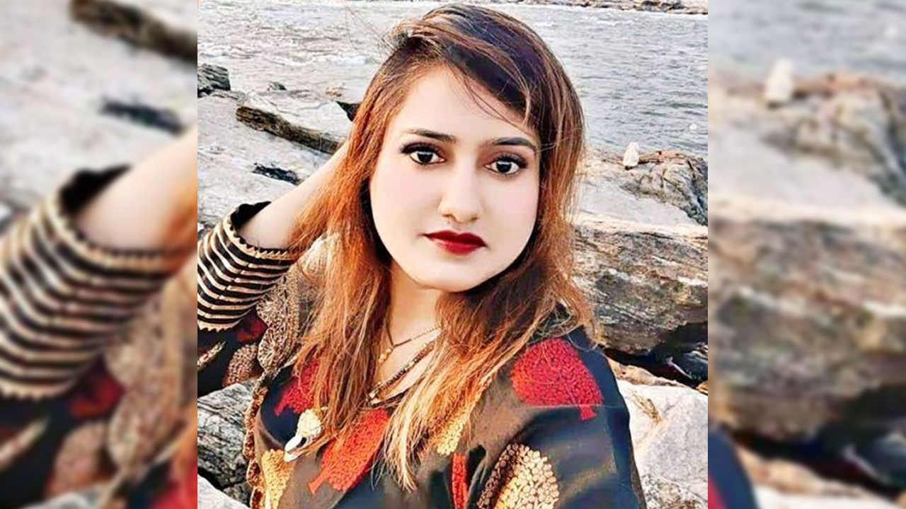 ভারতের মহারাষ্ট্র রাজ্যর নাগপুরের বিজেপি নেত্রী সানা খান। ছবি: সংগৃহীত