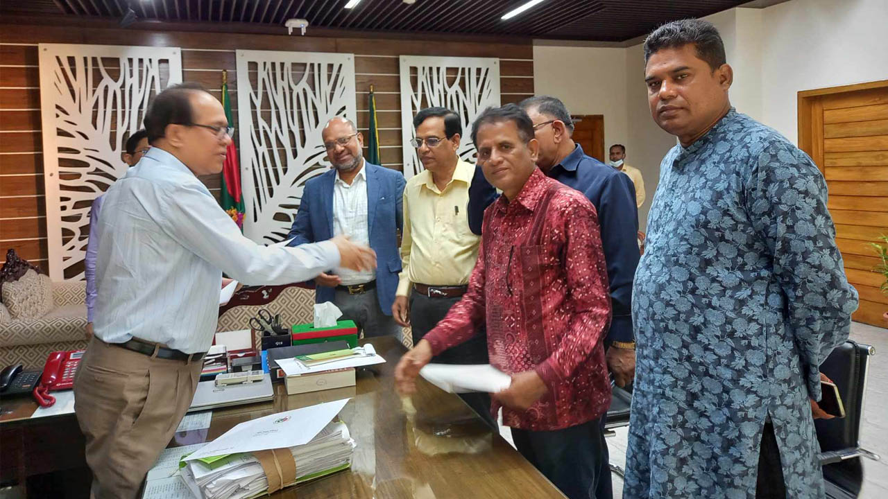 প্রধান নির্বাচন কমিশনার কাজী হাবিবুল আউয়ালকে চিঠি দিয়েছে জাতীয় পার্টি। ছবি : কালবেলা
