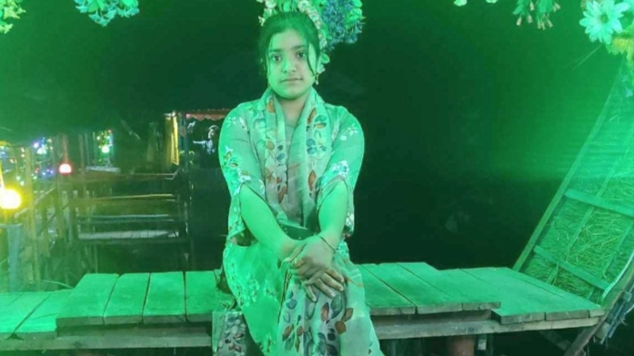 রাজবাড়ীর স্কুলছাত্রী শেফা খাতুন। ছবি: সংগৃহীত