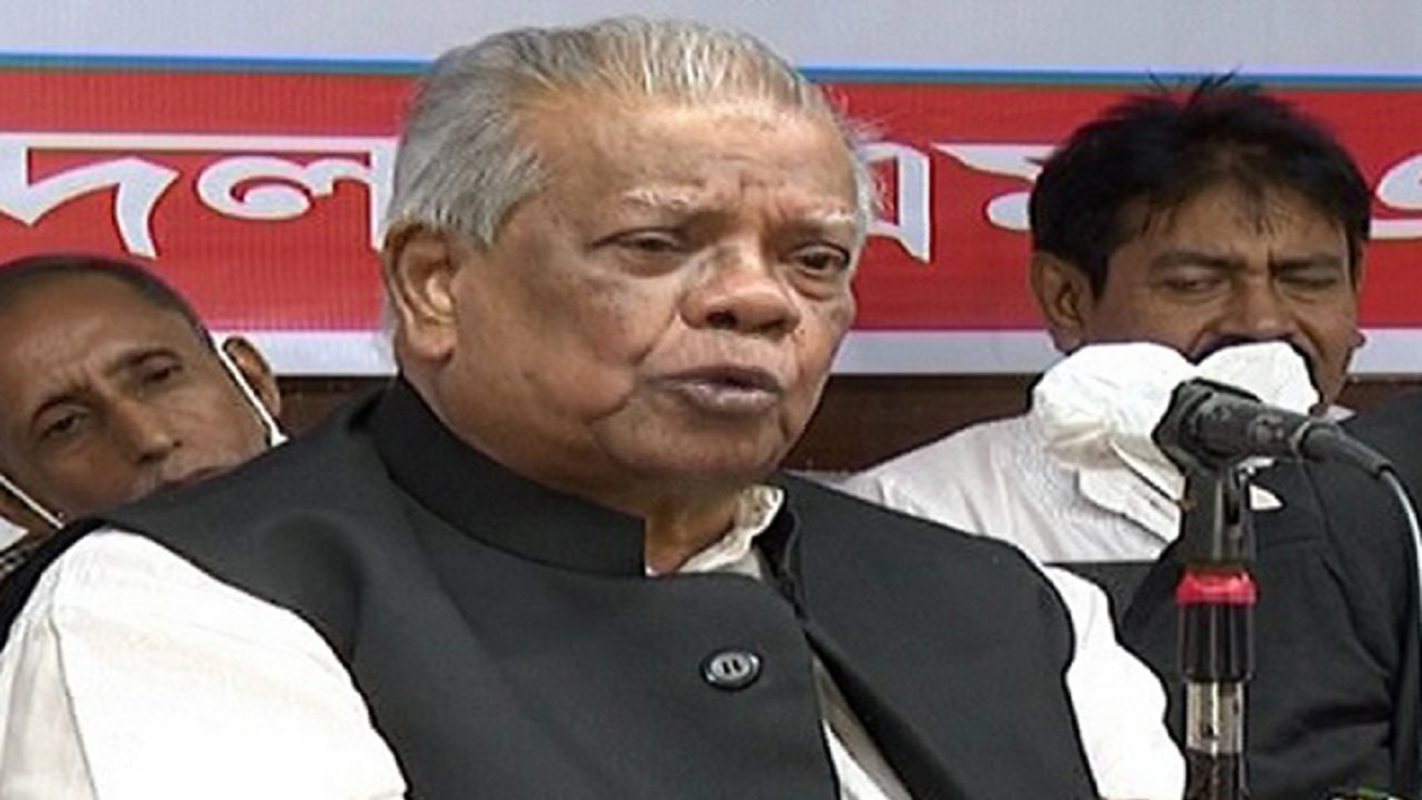 আওয়ামী লীগের উপদেষ্টা পরিষদের সদস্য ও ১৪ দলের সমন্বয়ক-মুখপাত্র আমির হোসেন আমু। পুরোনো ছবি