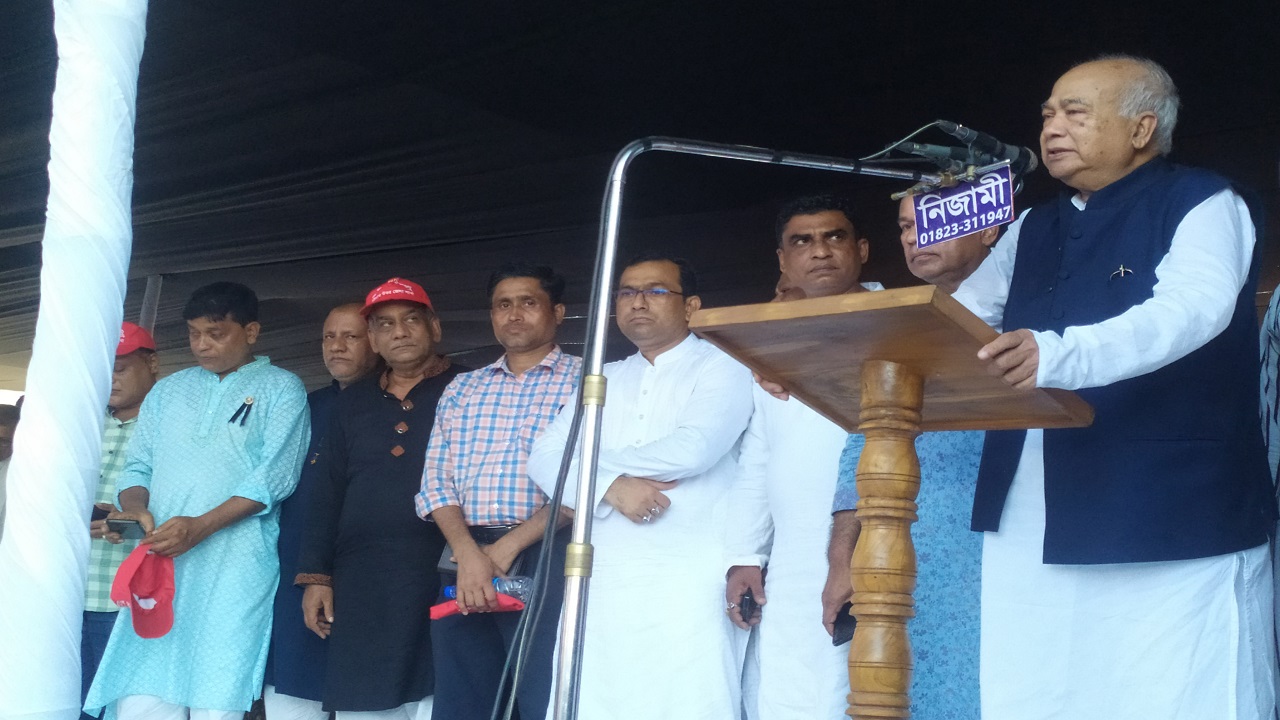 চট্টগ্রামে শোক দিবসের আলোচনা সভায় আওয়ামী লীগের প্রেসিডিয়াম সদস্য ইঞ্জিনিয়ার মোশাররফ হোসেন। ছবি : কালবেলা