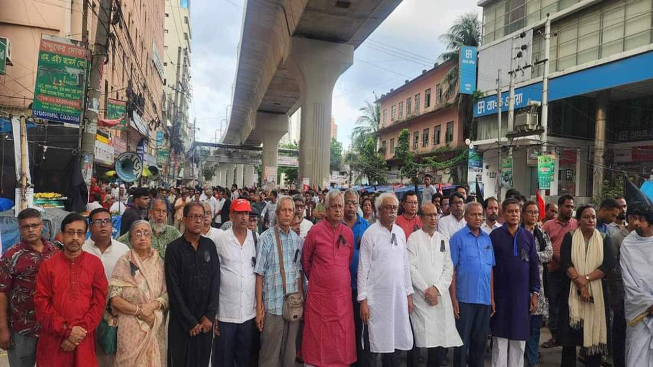 রাজধানীর পুরানা পল্টনে সিপিবি কার্যালয়ের সামনে শামছুজ্জামান সেলিমের প্রতি শ্রদ্ধা নিবেদন করা হয়। ছবি : কালবেলা