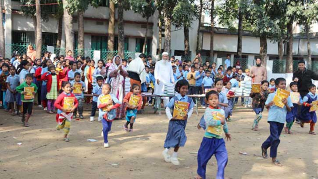 প্রাক-প্রাথমিকে শিশুদের স্কুলে ধরে রাখতে ‘স্কুল ফিডিং’ ম্যাজিকের মতো কাজ করে। ছবি : সৌজন্য