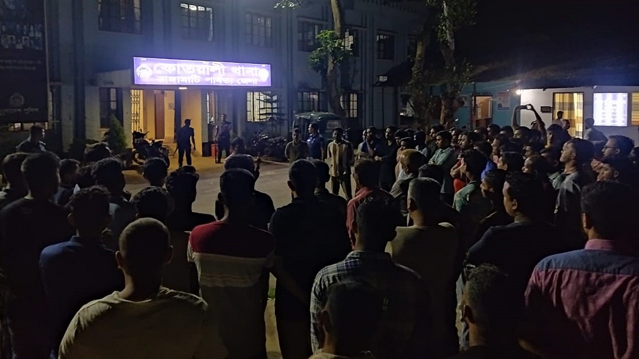 সচেতনতামূলক অভিযানে আটক শিশু-কিশোররা। ছবি : কালবেলা