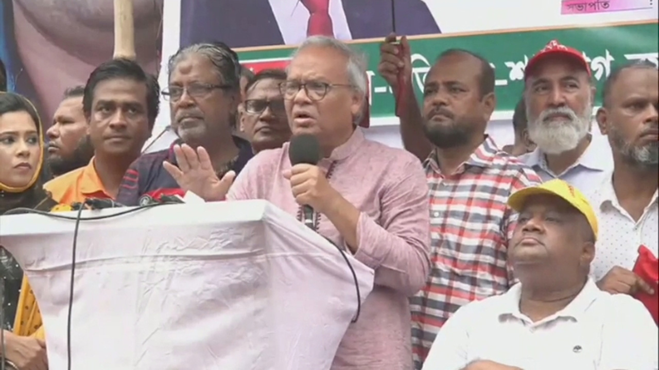নেতাকর্মীদের গ্রেপ্তারের প্রতিবাদে বিক্ষোভ সমাবেশে রুহুল কবির রিজভী। ছবি : কালবেলা