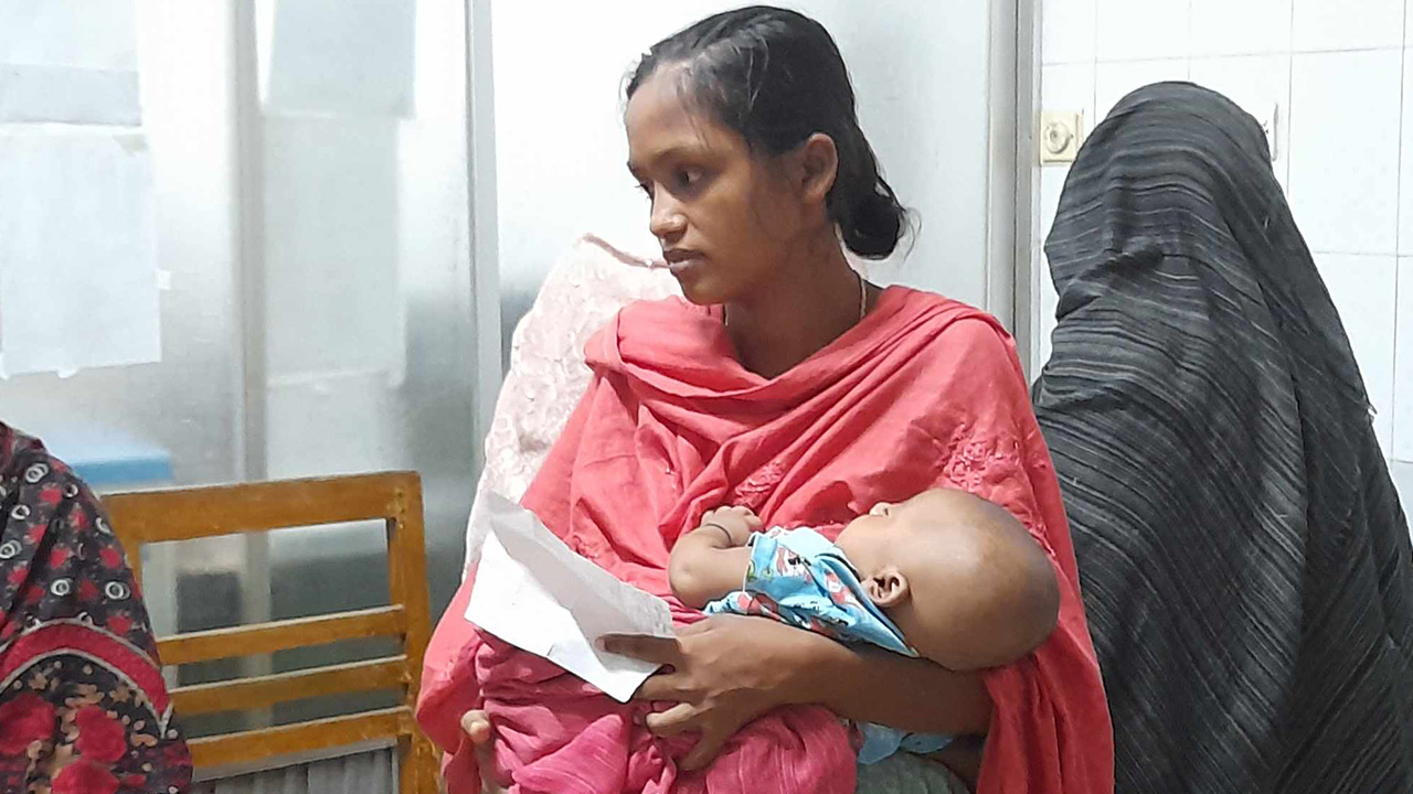 ওসমানী মেডিকেলে ইন্টার্ন চিকিৎসকদের কর্মবিরতিতে ভোগান্তিতে রোগীরা। ছবি : কালবেলা