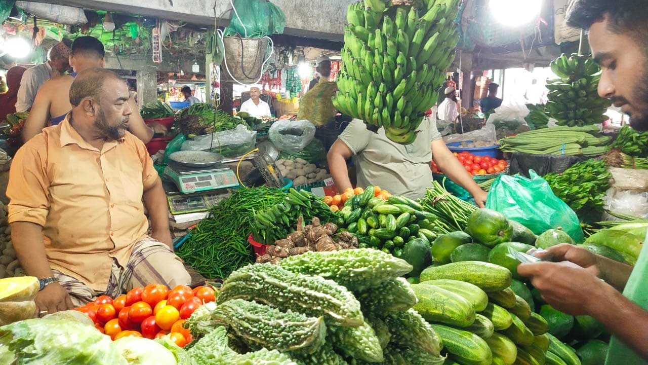 সবজির বাজার। ছবি : কালবেলা
