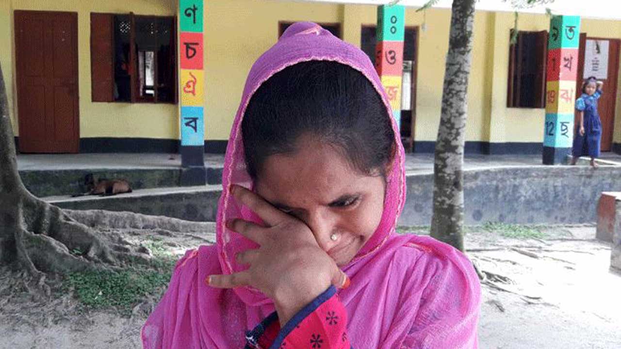 পরীক্ষার্থী রাশেদা বেগম। ছবি : কালবেলা