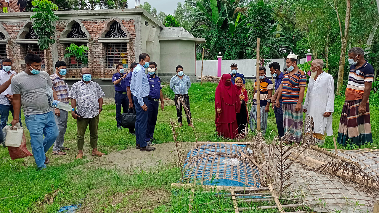 সিরাজগঞ্জে দাফনের ৪১ দিন পর কবর থেকে মরদেহ উত্তোলন