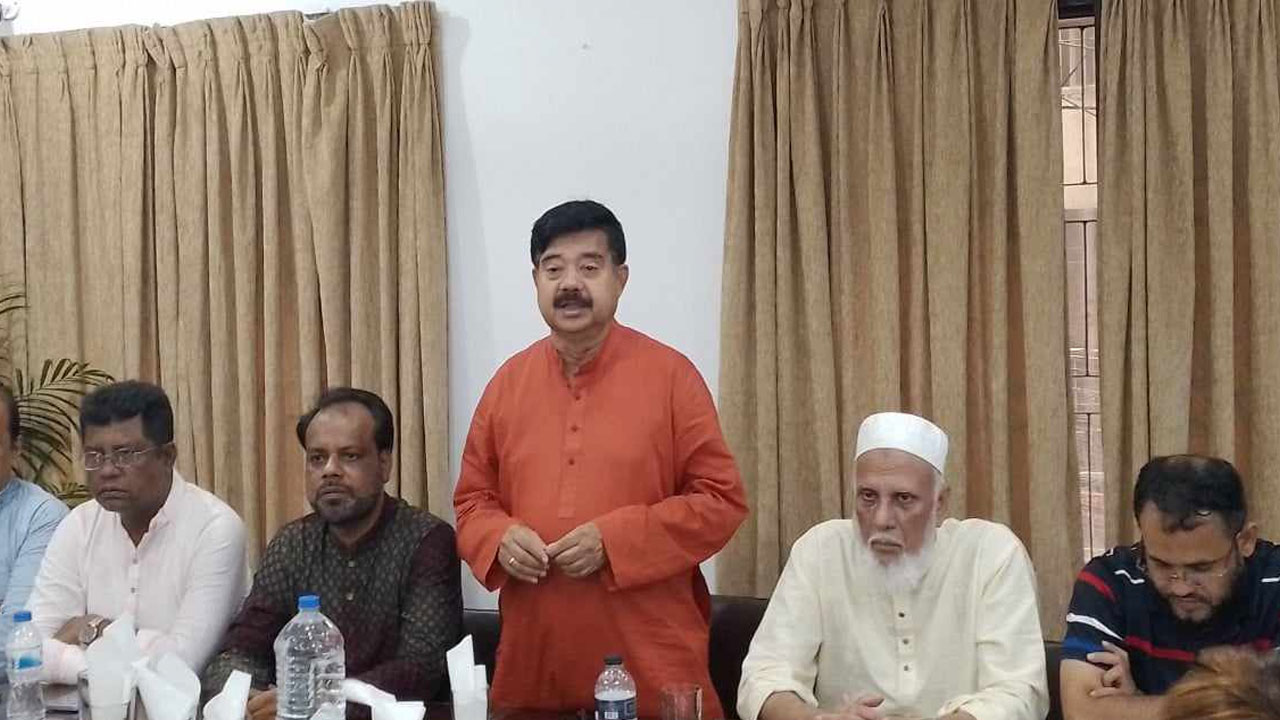 বক্তব্য রাখছেন শাহাদাত হোসেন সেলিম। ছবি: কালবেলা