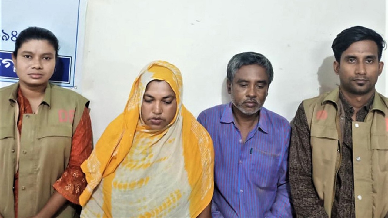 নজরুল ইসলাম ও তার স্ত্রী আকলিমা আক্তার পাখি। ছবি : কালবেলা