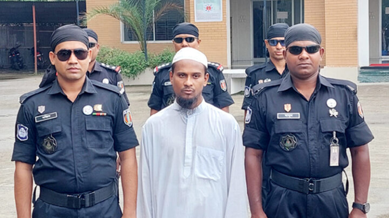 বলাৎকারে শিশুর মৃত্যুর ঘটনায় গ্রেপ্তার মো. সেলিম গাজী। ছবি : কালবেলা