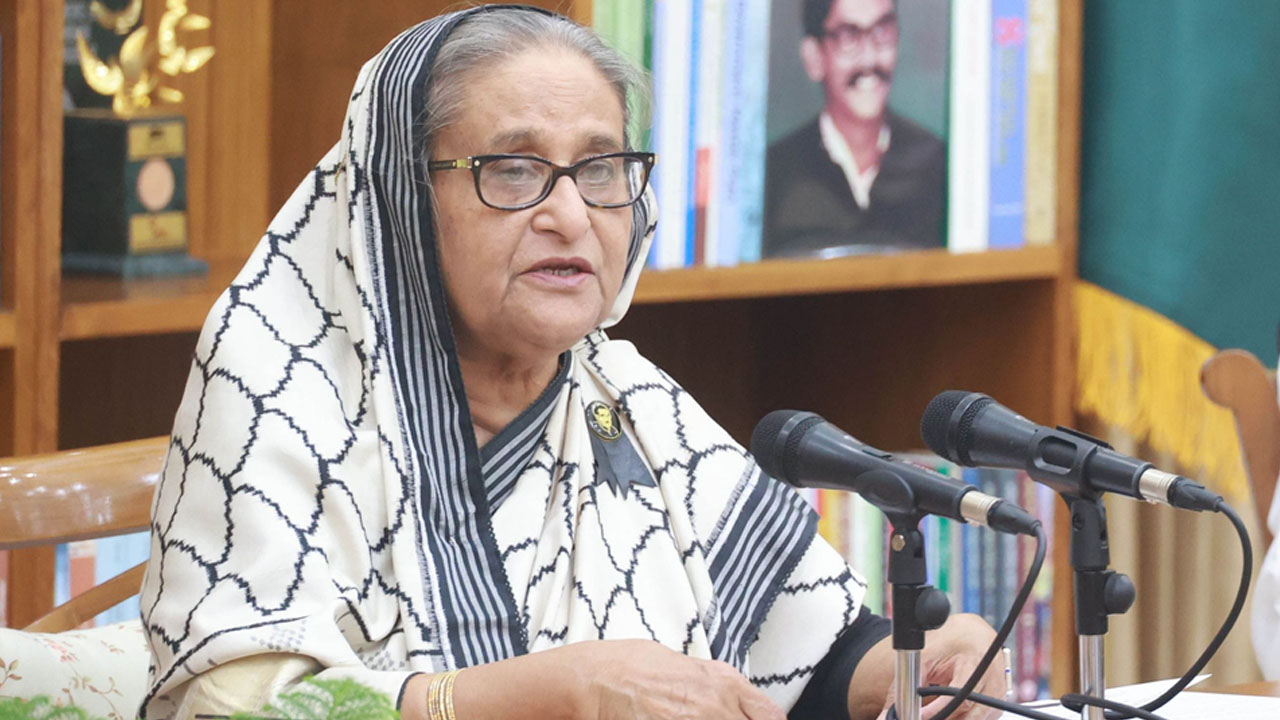 গণভবনে সংবাদ সম্মেলনে প্রধানমন্ত্রী শেখ হাসিনা। ছবি : সংগৃহীত