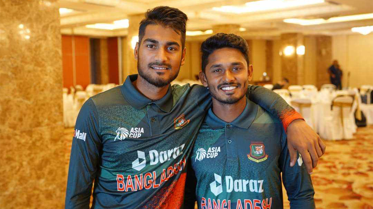 মোহাম্মদ নাঈম শেখ (বাঁয়ে) ও তানজিদ হাসান তামিম। ছবি : সংগৃহীত