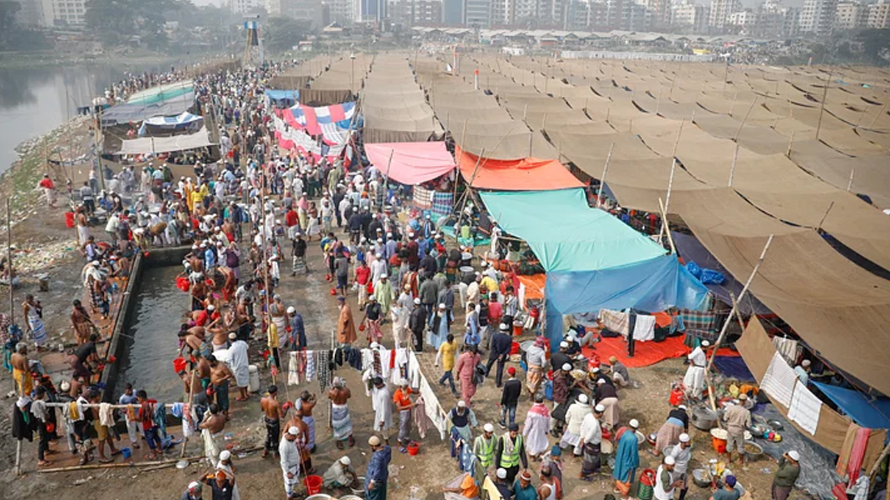 পচছে মজুত করা পেঁয়াজ, সস্তায় বিক্রি