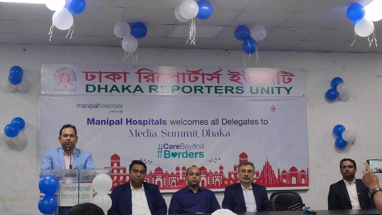 সোমবার রাজধানীর সেগুনবাগিচায় ডিআরইউতে আয়োজিত সংবাদ সম্মেলনে অতিথিরা। ছবি : কালবেলা
