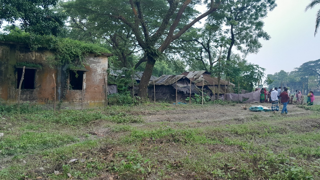 রামগতিতে পানি উন্নয়ন বোর্ডের দখল হয়ে যাওয়া জমি। ছবি : ছবি : কালবেলা