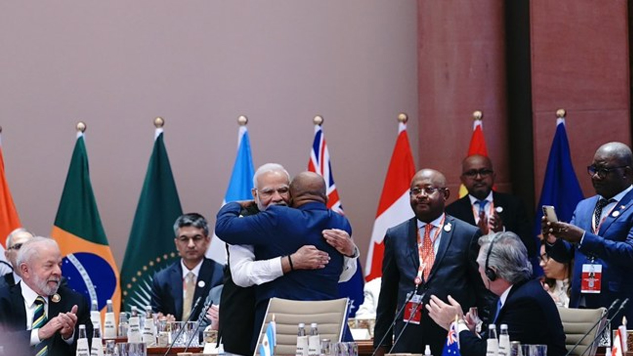 শনিবার দিল্লি সম্মেলনে আফ্রিকান ইউনিয়নকে জি-২০-এর নতুন সদস্য হিসেবে ঘোষণা করেন ভারতীয় প্রধানমন্ত্রী নরেন্দ্র মোদি। ছবি : সংগৃহীত