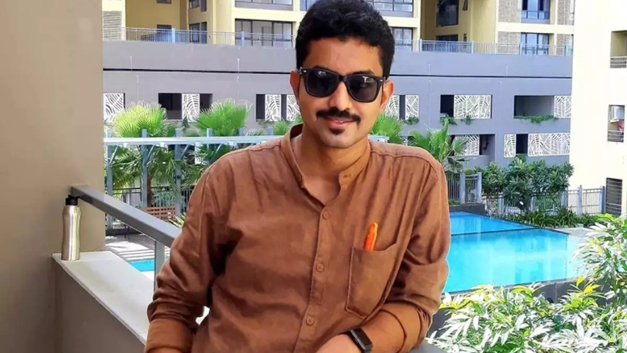 আনন্দবাজার পত্রিকার সাংবাদিক দেবমাল্য বাগচী। ছবি : কালবেলা