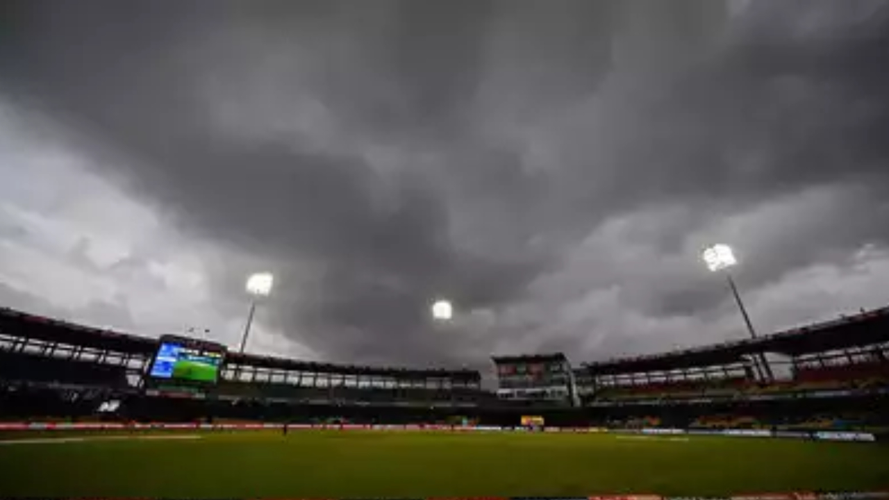 বৃষ্টি বাগড়া দিতে পারে আজকের ম্যাচেও। ছবি : সংগৃহীত
