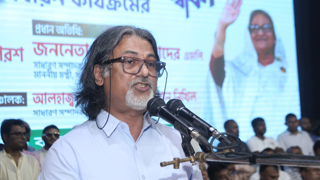 যুবলীগের উদ্যোগে দেশব্যাপী প্রাথমিক সদস্য সংগ্রহ ও নবায়ন কার্যক্রমের শুভ উদ্বোধনী অনুষ্ঠানে শেখ পরশ। ছবি : কালবেলা