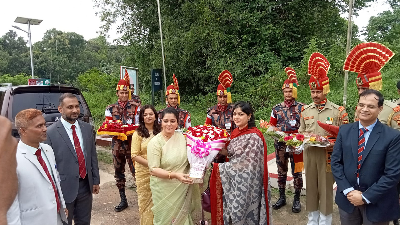 সীমান্ত সম্মেলনে যোগ দিতে ভারতীয় প্রতিনিধি দল বাংলাদেশে। ছবি : কালবেলা