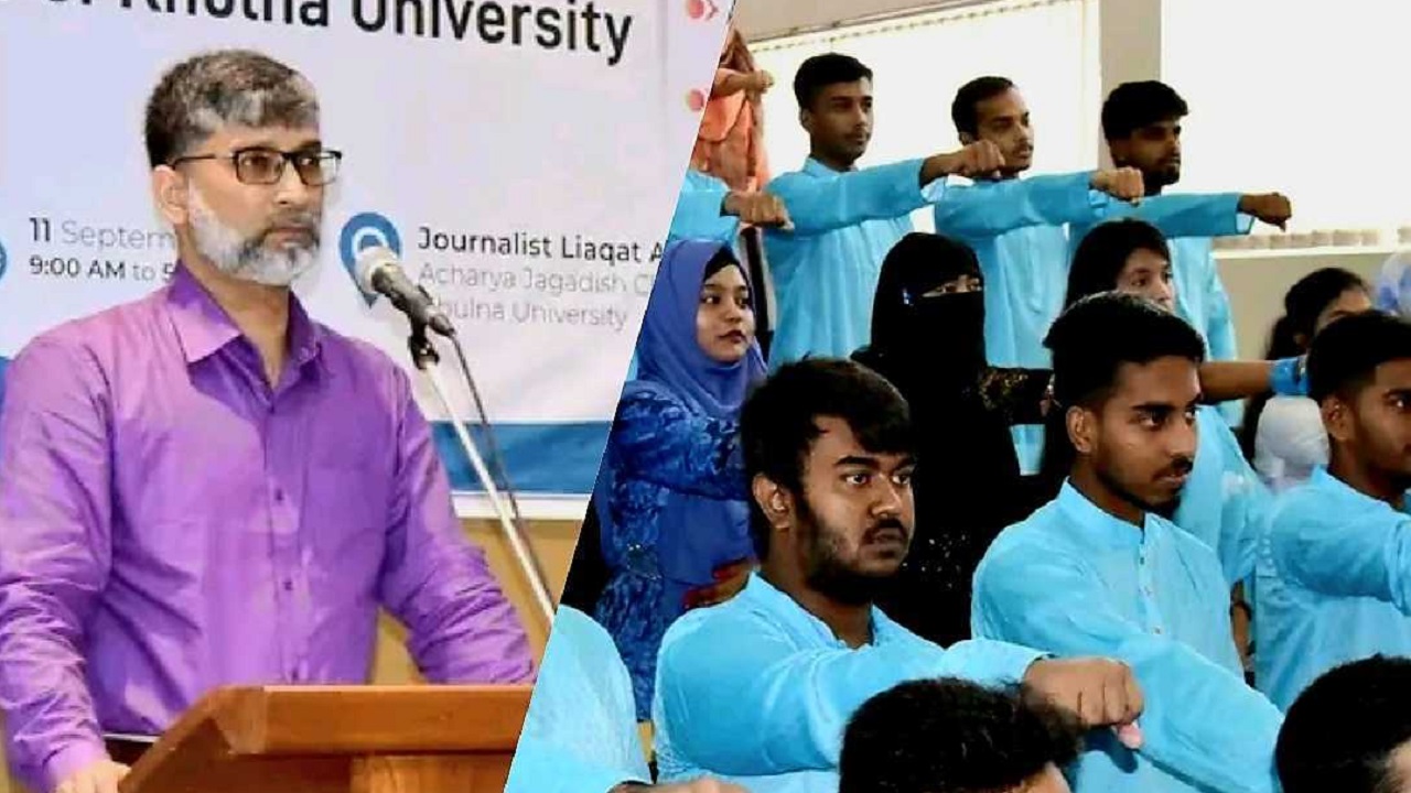 নবীন শিক্ষার্থীদের শপথবাক্য পাঠ করাচ্ছেন খুবি উপাচার্য প্রফেসর ড. মাহমুদ হোসেন। ছবি : কালবেলা
