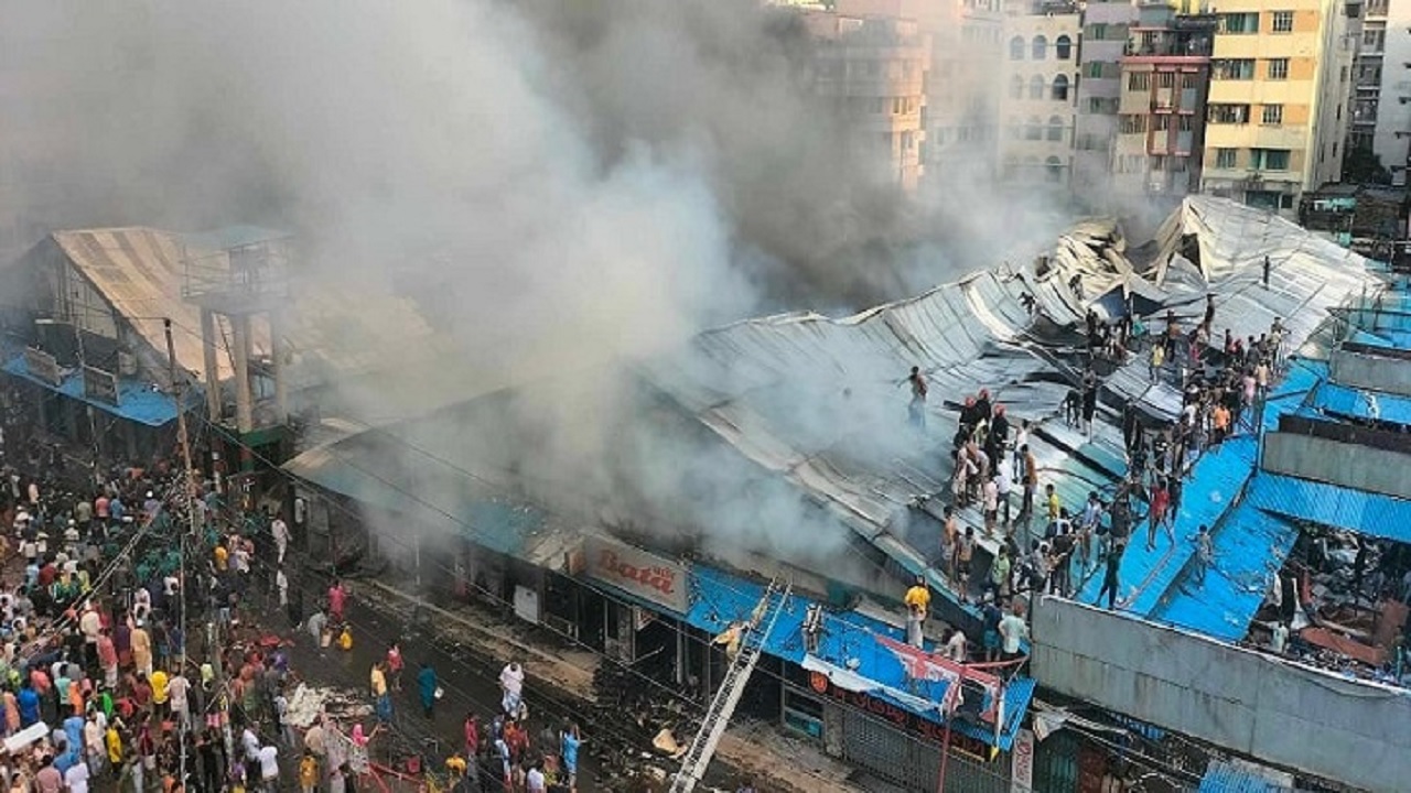 মোহাম্মদপুরের কৃষি মার্কেটে ভয়াবহ অগ্নিকাণ্ডের ঘটনায় সমবেদনা প্রকাশ করেছে জামায়াত। ছবি : সংগৃহীত