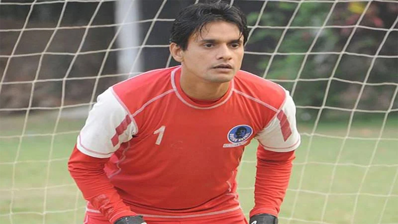 বাংলাদেশ জাতীয় ফুটবল দলের সাবেক গোলকিপার বিপ্লব ভট্টাচার্য্য। ছবি : সংগৃহীত